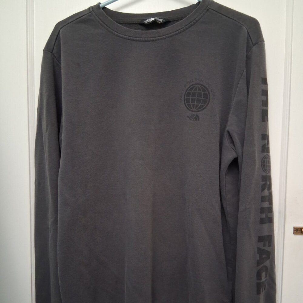 Men's Defend Bottle Source Crewneck Sweatshirt by The North Face